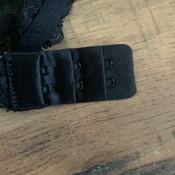 Victoria Secret black lace padded bra 36B - Picture 9 of 10